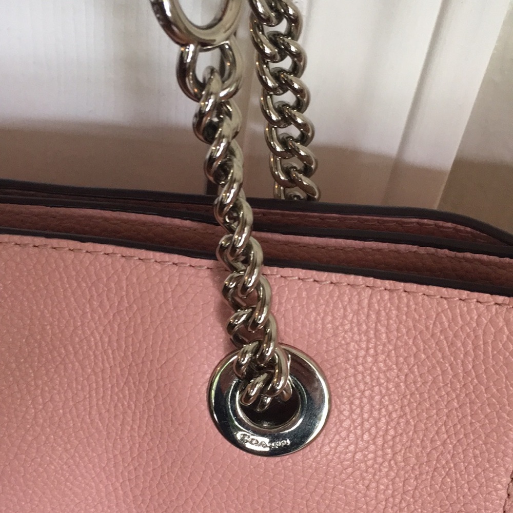 Women’s Coach Pebbled leather tote . Silver tone chain link handle. - Picture 10 of 16